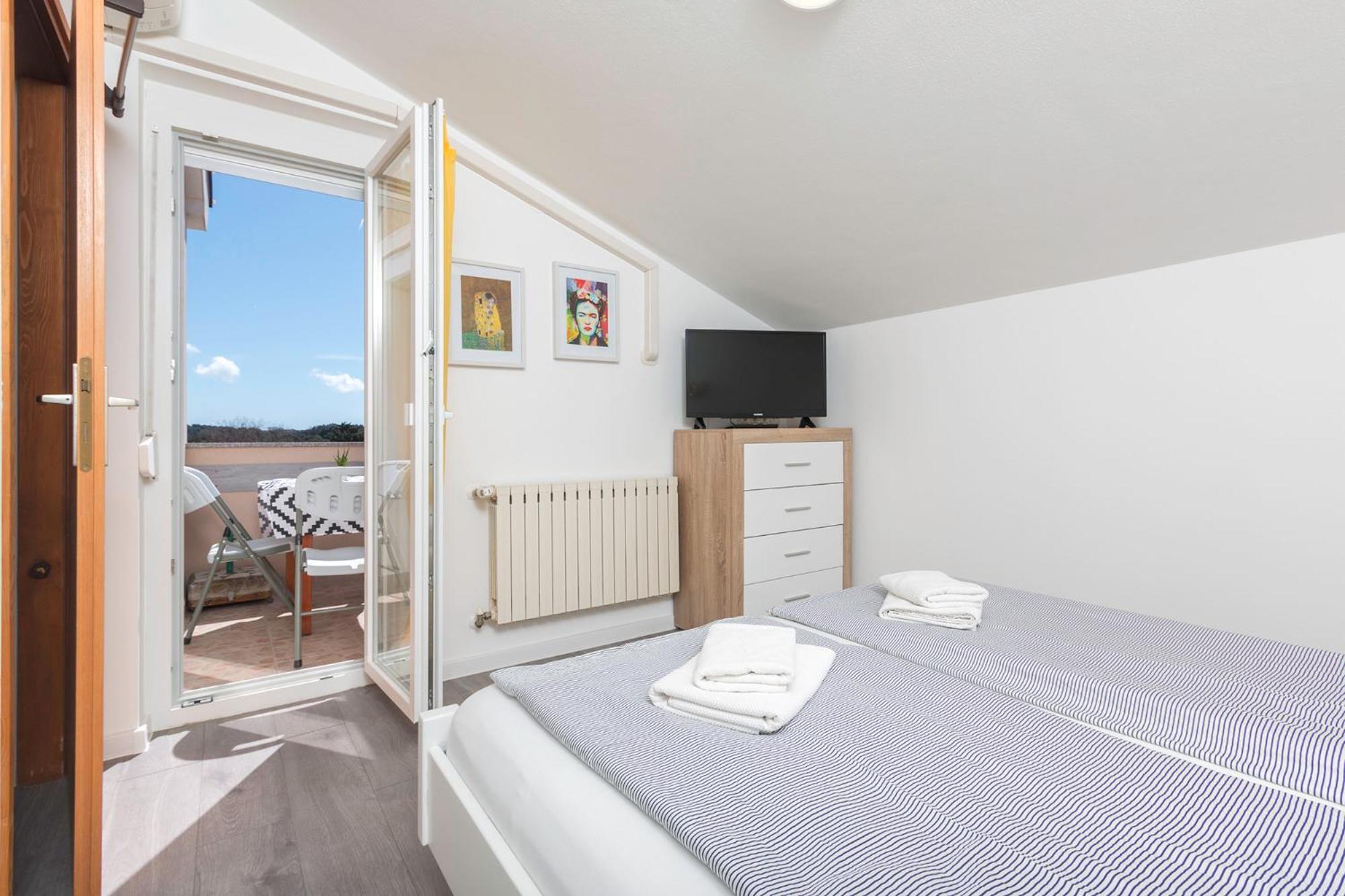 Antic 1 Apartment