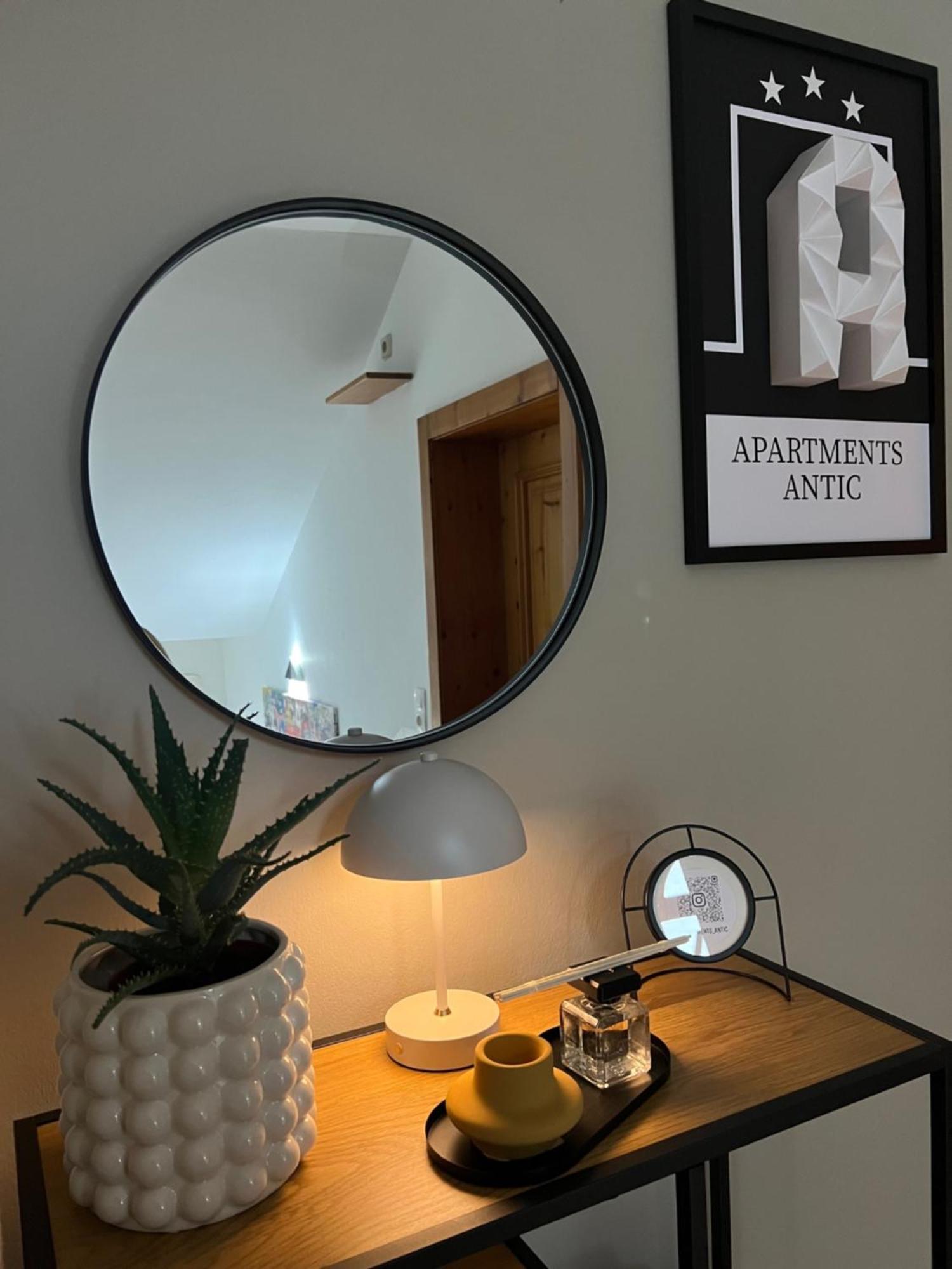 Antic 1 Apartment *