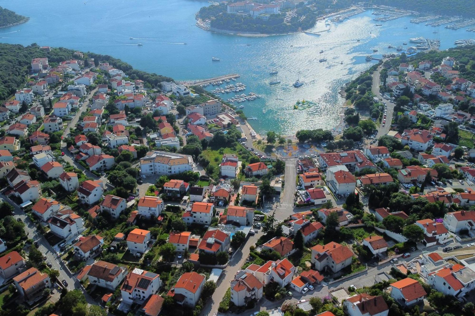 Antic 1 Apartment *
