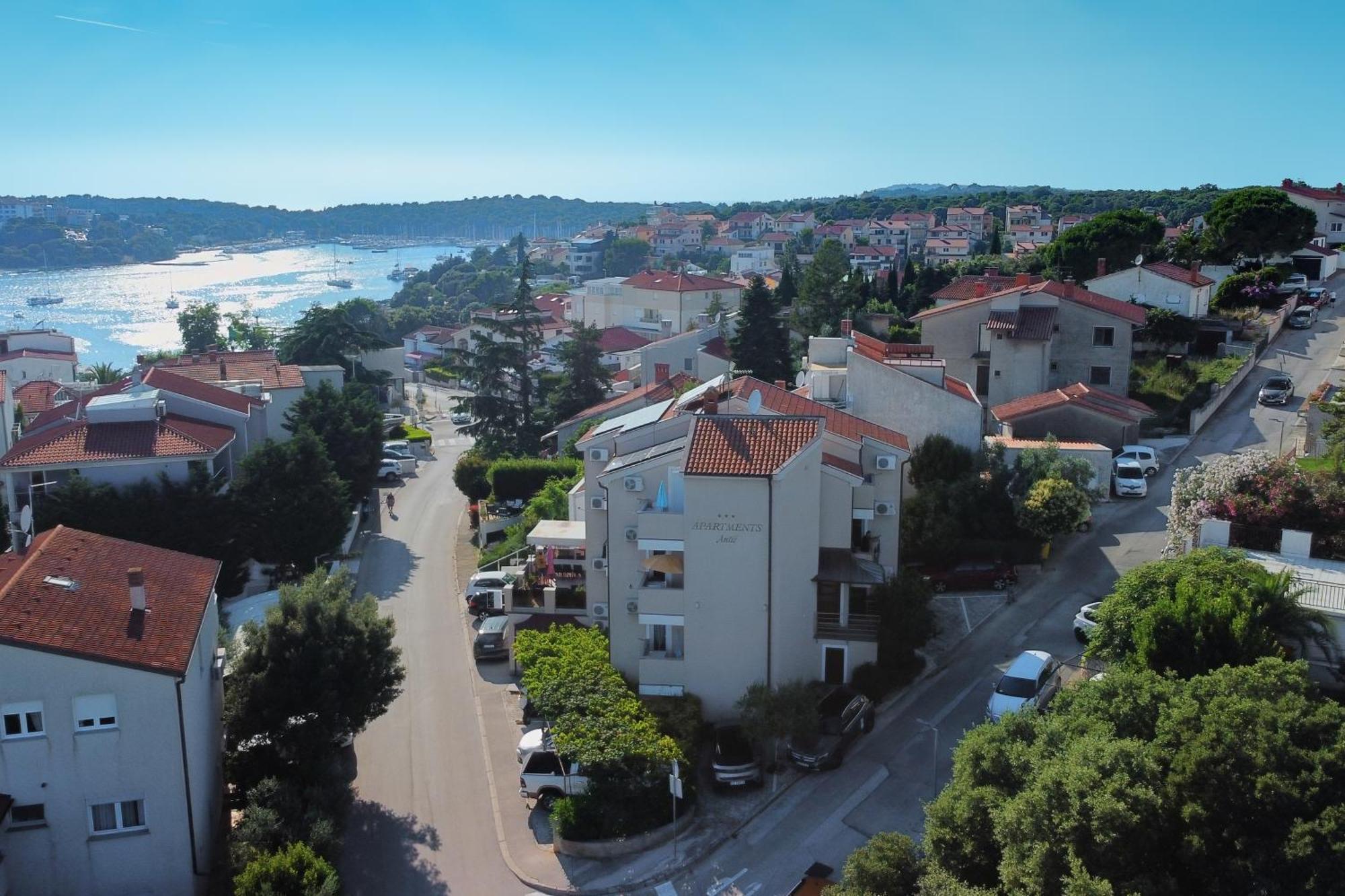 Antic 1 Apartment *