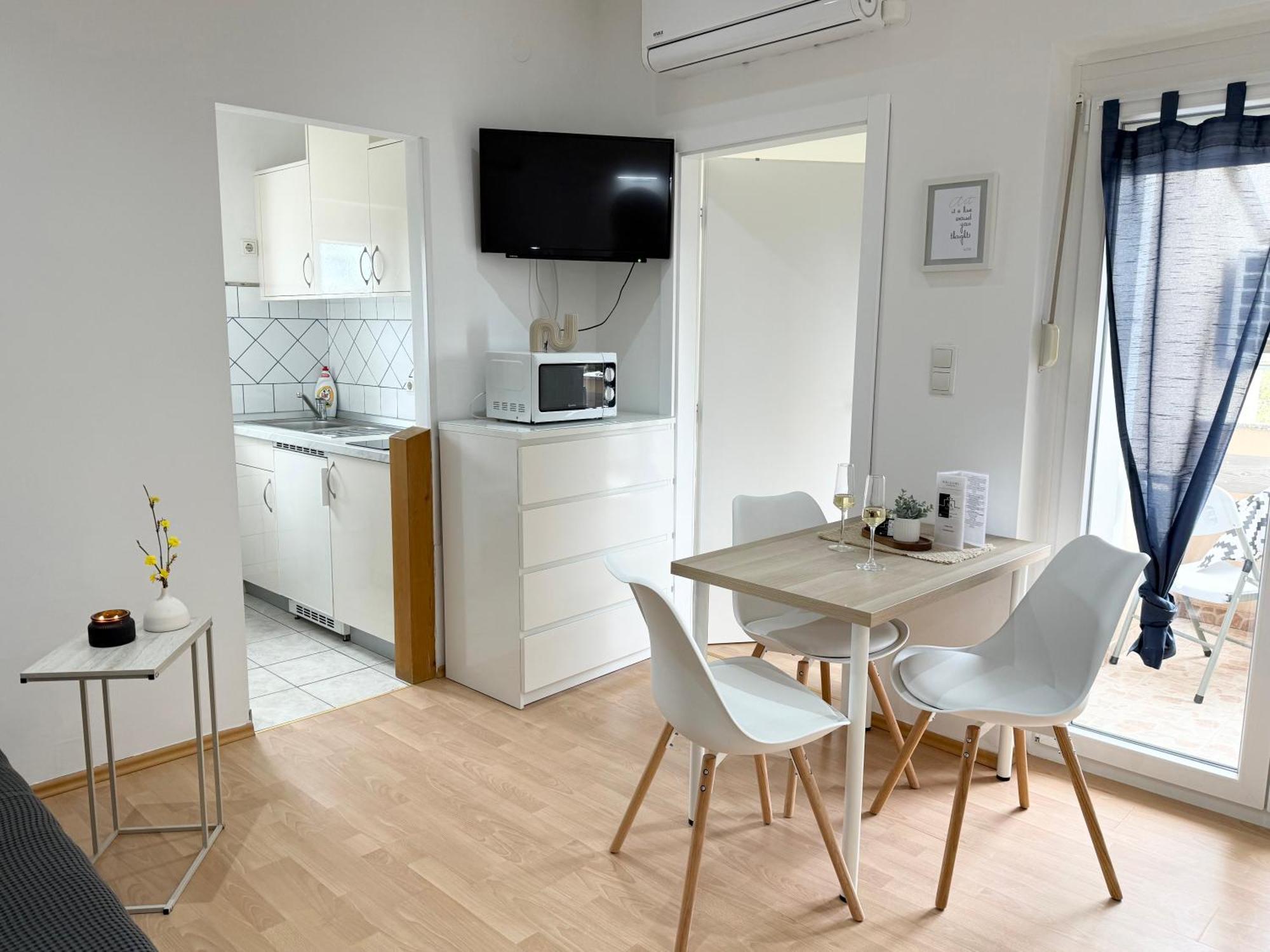 Antic 1 Apartment *