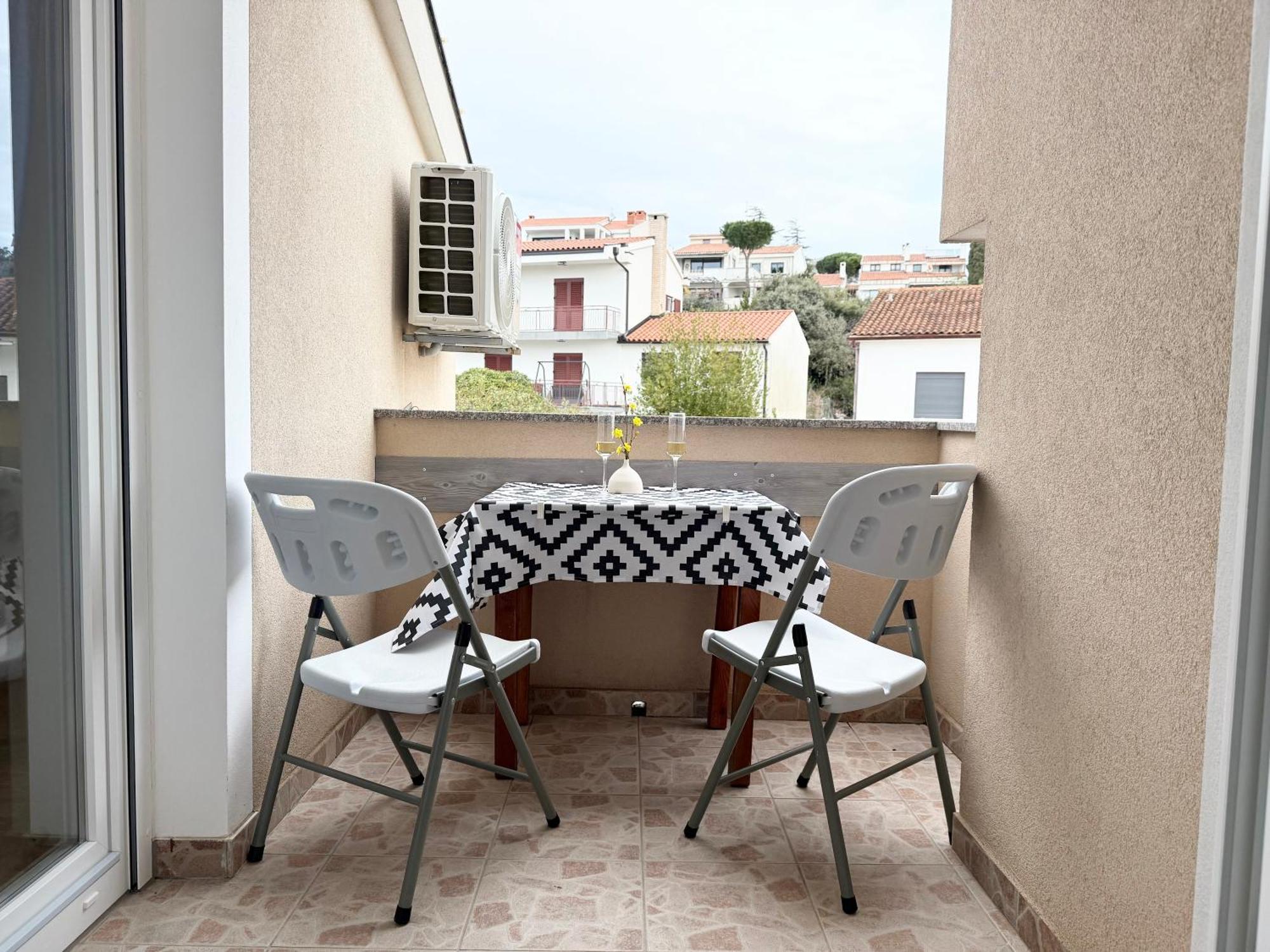 Antic 1 Apartment