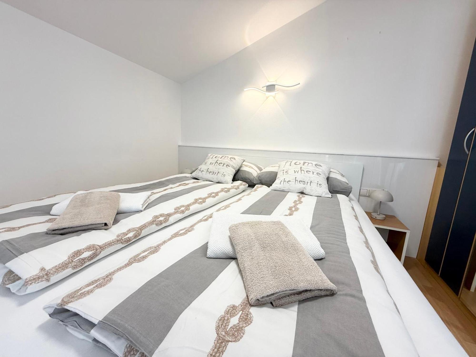 Antic 1 Apartment
